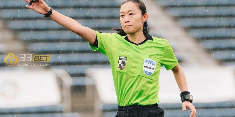 Yoshimi Yamashita- Trọng tài nữ tại world cup 2022 đến từ Nhật Bản